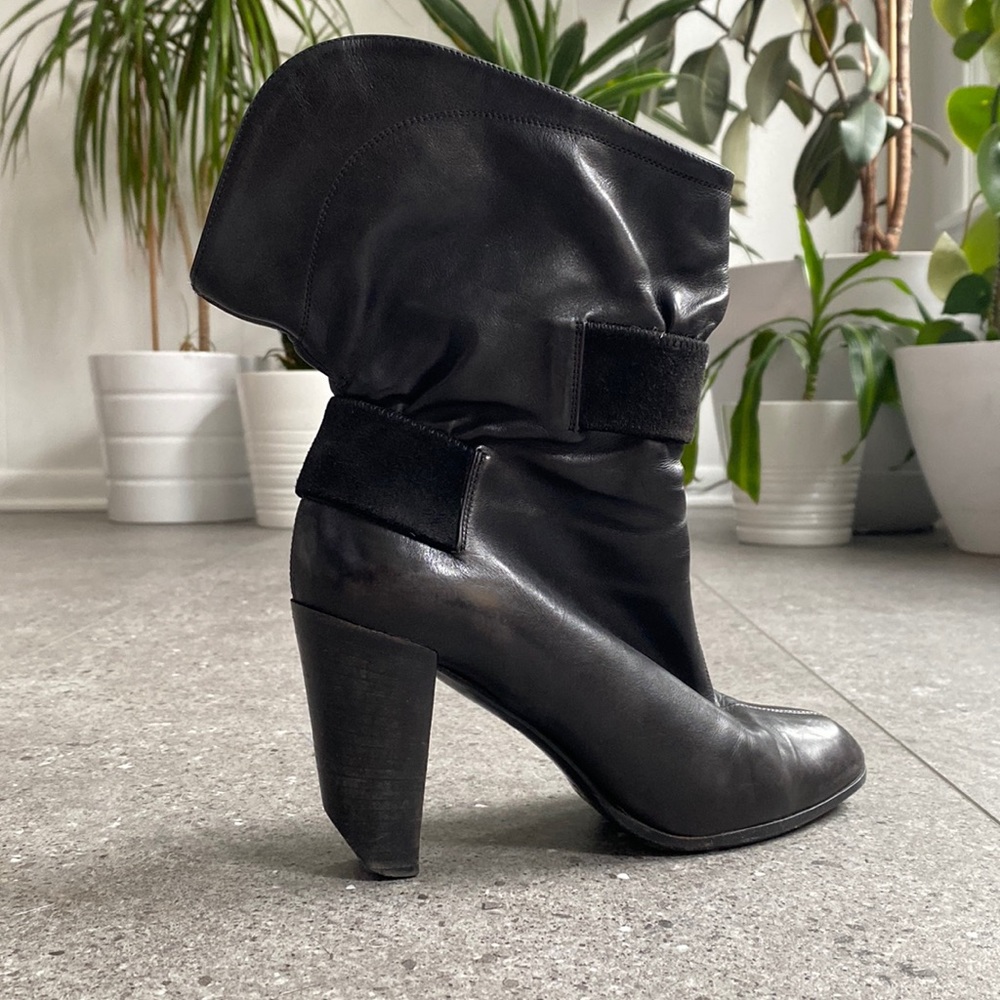 Vintage Marc Jacobs black leather boots